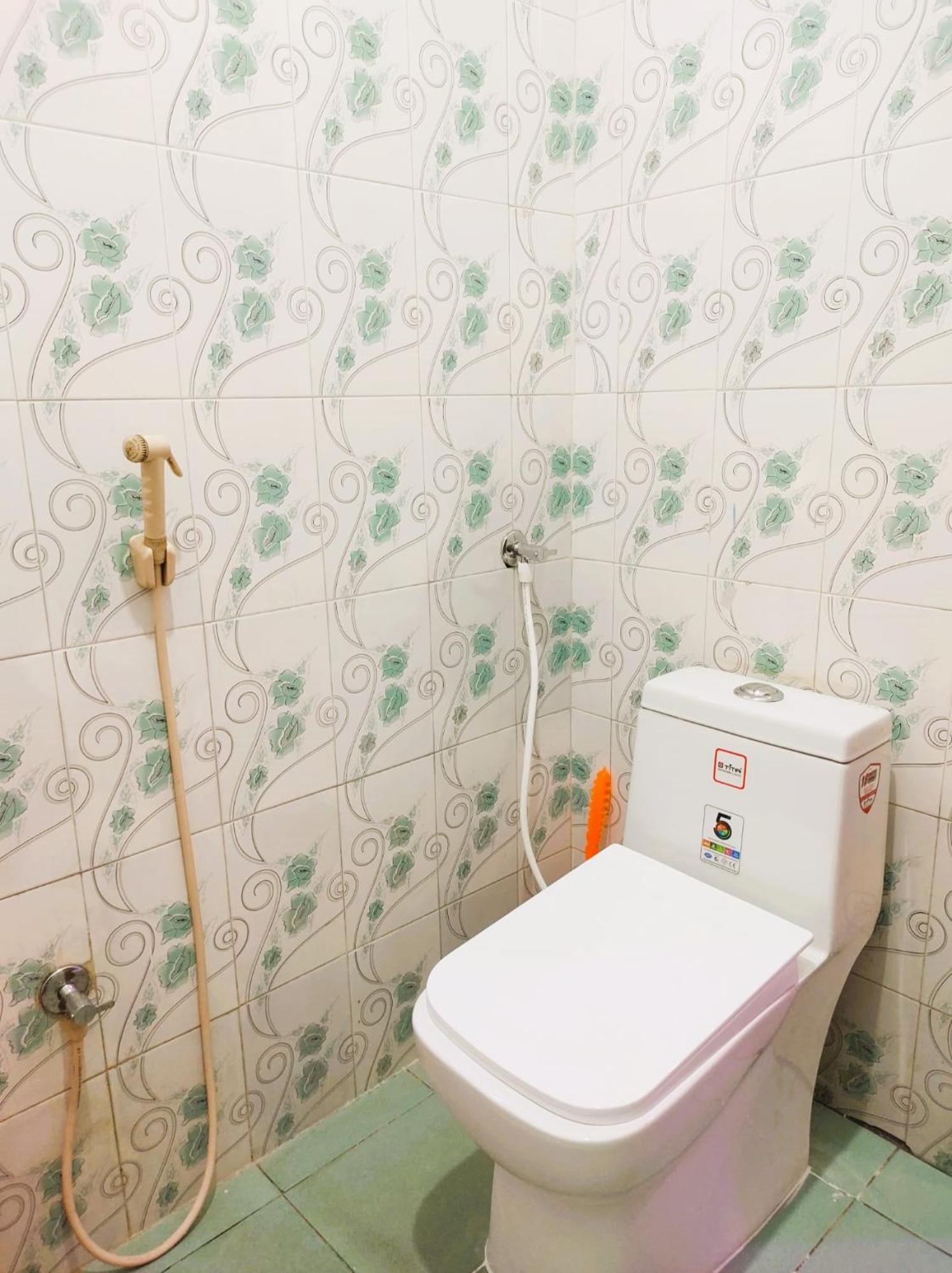 The Well Beach Side Guest House Ауровил Екстериор снимка