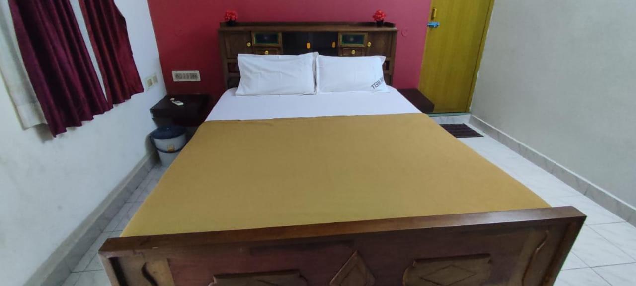 The Well Beach Side Guest House Ауровил Екстериор снимка